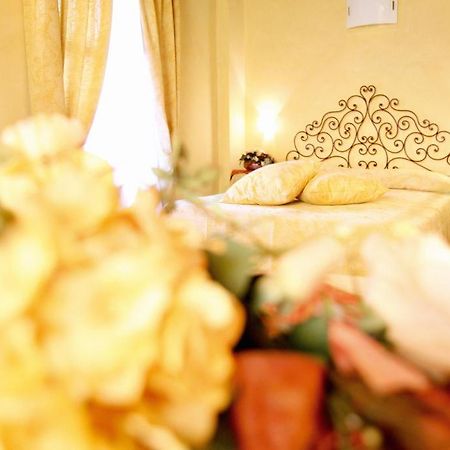 Hotel Palazzo Di Mezzo Carru ภายนอก รูปภาพ