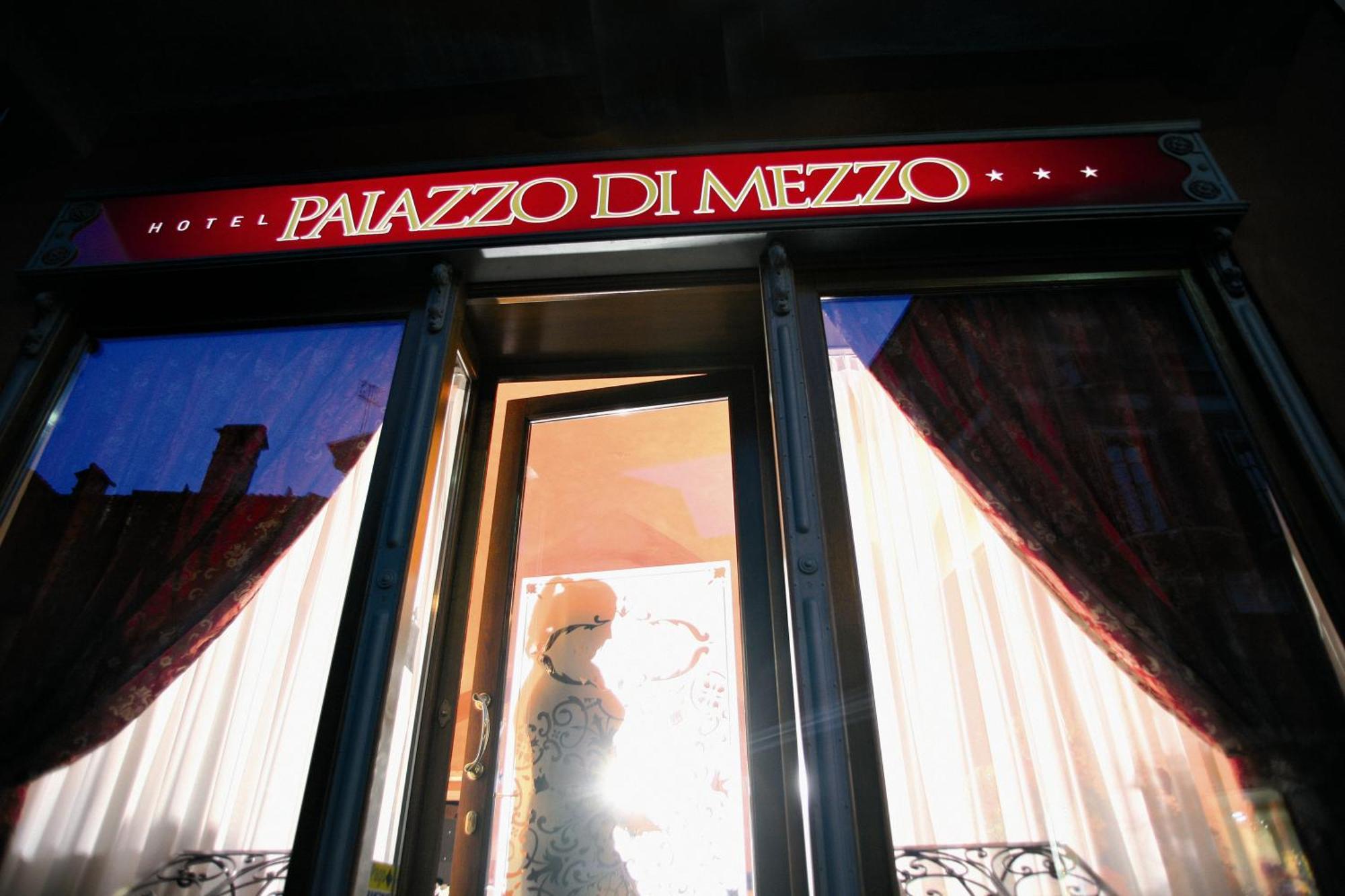 Hotel Palazzo Di Mezzo Carru ภายนอก รูปภาพ
