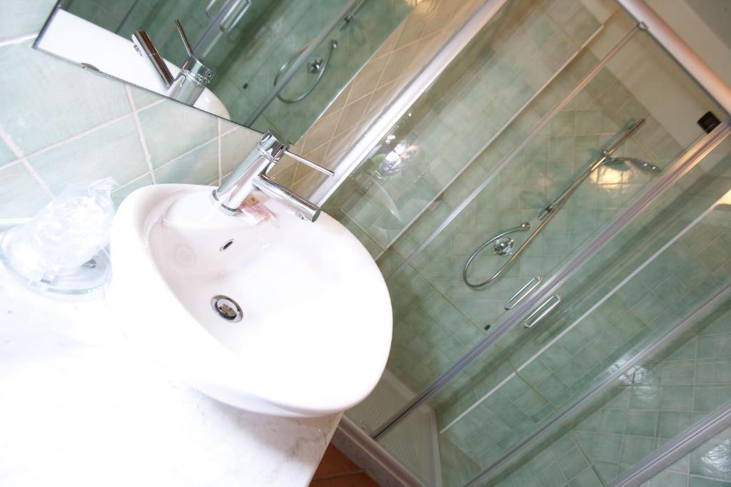 Hotel Palazzo Di Mezzo Carru ภายนอก รูปภาพ