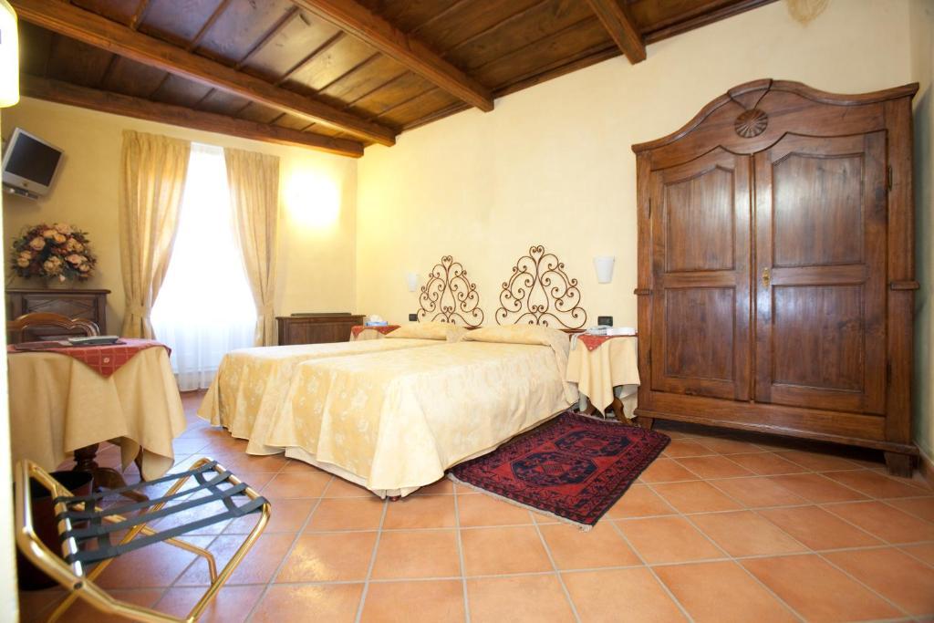 Hotel Palazzo Di Mezzo Carru ภายนอก รูปภาพ