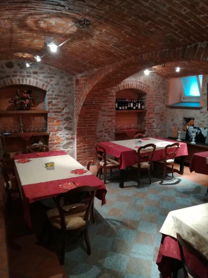 Hotel Palazzo Di Mezzo Carru ภายนอก รูปภาพ