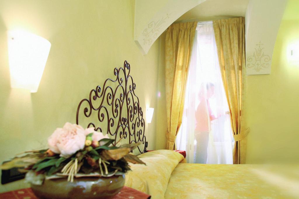 Hotel Palazzo Di Mezzo Carru ภายนอก รูปภาพ